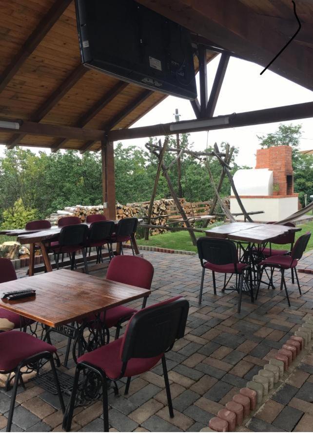 图尔达Caravans Park & Glamping Tents In The Vineyard别墅 外观 照片