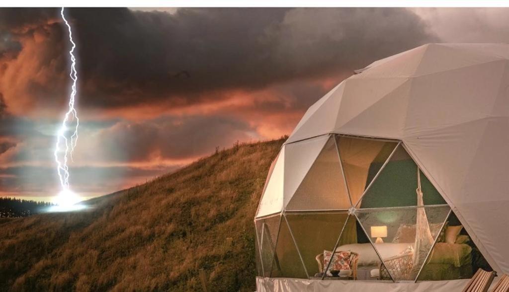 图尔达Caravans Park & Glamping Tents In The Vineyard别墅 外观 照片